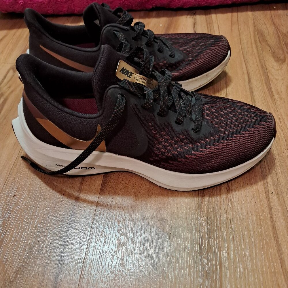 Nike womens sneakers